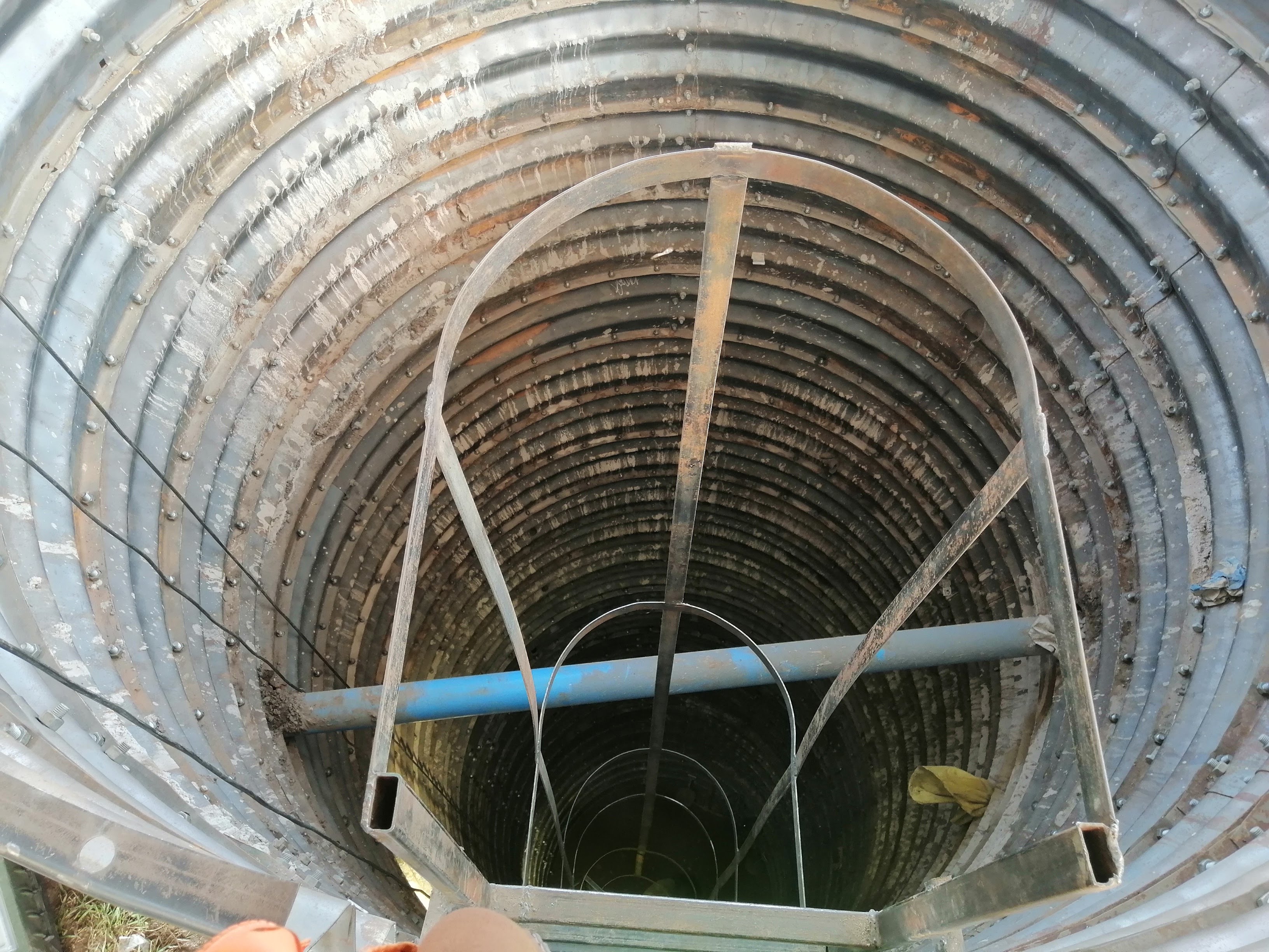 Excavación masiva en autopista